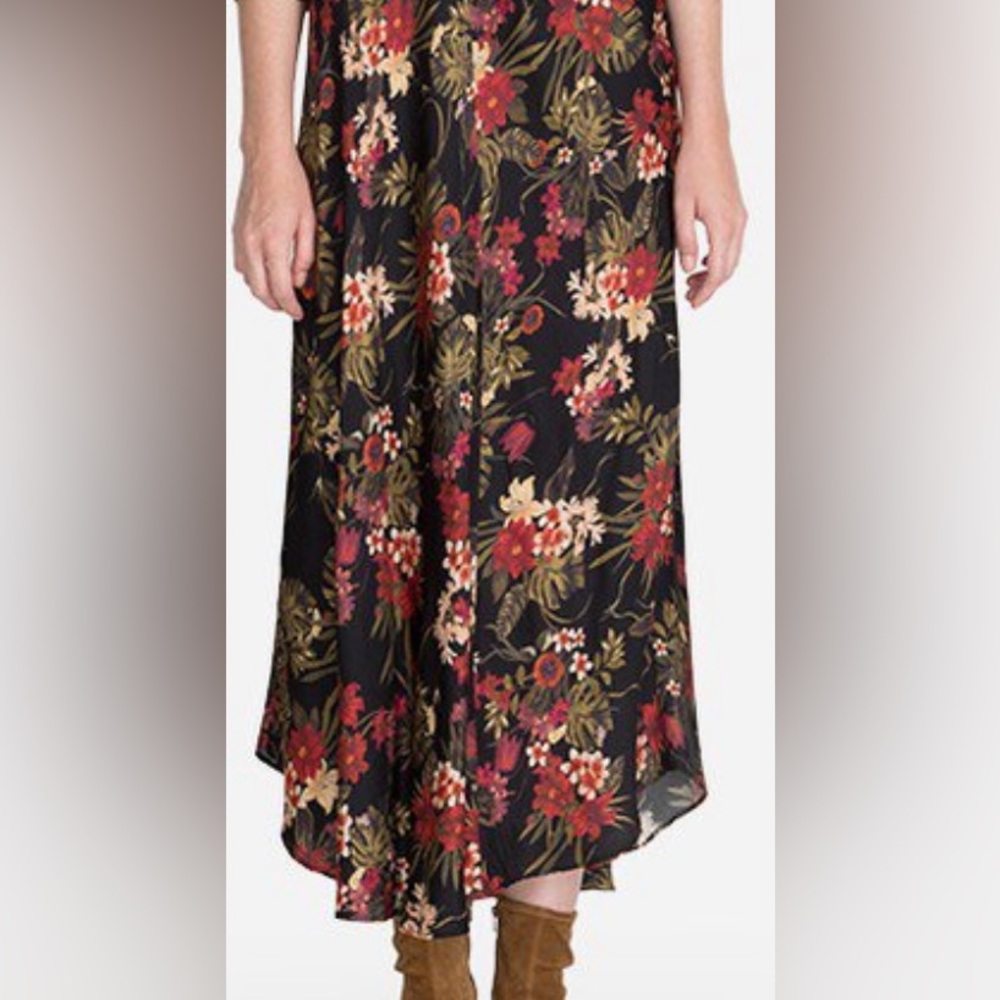 JOHNNY WAS Asymmetric Skirt NWT red/floral size xs